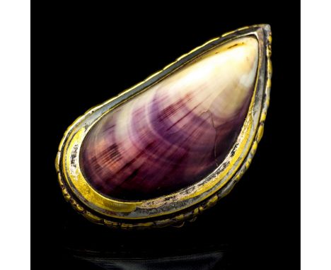 A 19th Century gilt-metal mounted novelty snuff box, the mussel shell mounted in plain frame with ribboned border, the hinged