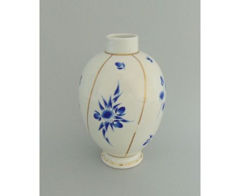 A Worcester tea canister decorated with blue flowers and gilt bands, circa 1770, 13.5cm highProvenance: The Late Noel Howard 