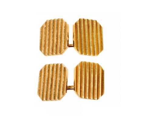A pair of Tiffany & Co 14ct yellow gold chain cufflinks, fluted hexagonal plates, gross weight approx 12.5 grams Condition: G