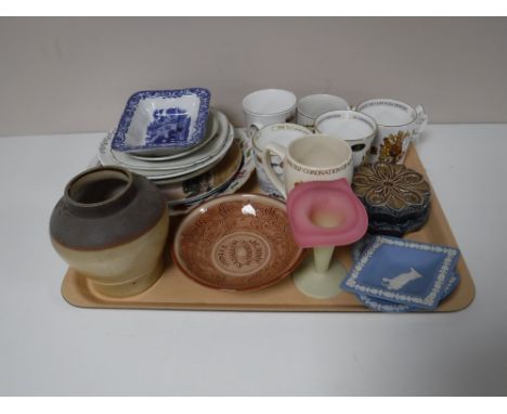 A tray containing twentieth century commemorative china, Wedgewood Jasperware, stoneware vase, etc 