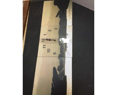 WALL CLOCK WITH 2 MATCHING WALL PLAQUES