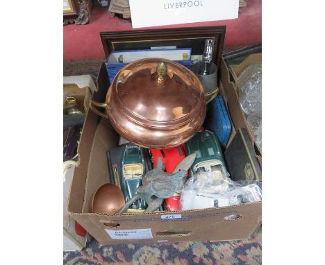 SUNDRY LOT INCLUDING TRADE CARDS, SCRAP ALBUM, BRASS DOOR KNOCKER, PEWTER TANKARDS, MODEL CARS AND COPPER WARE PLUS FLATWARE 