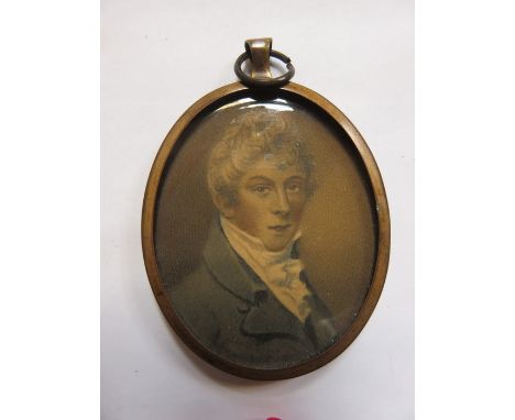 OVAL MINIATURE PORTRAIT OF A GENT 