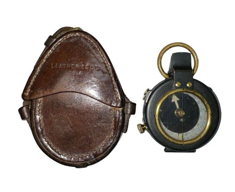 A First World War (WW1) British Verner’s Pattern Compass 1917, with leather case. Reverse reads F-L No 91931 1917. Leather ca