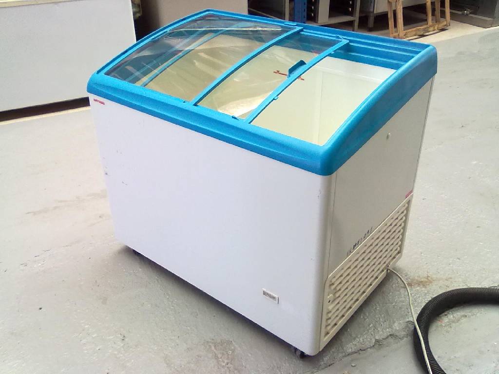 AHT RIO S 100 display ice cream freezer capacity 8.4 cu.ft 238 litre ice cream display freezer te