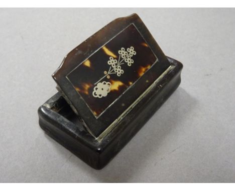 Horn snuff box with inlaid lid