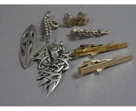 Mixed Lot including Two Stratton Hunting Tie Slides, Pair Horse Shoe and Cufflinks plus Various Brooches including St Just Ce