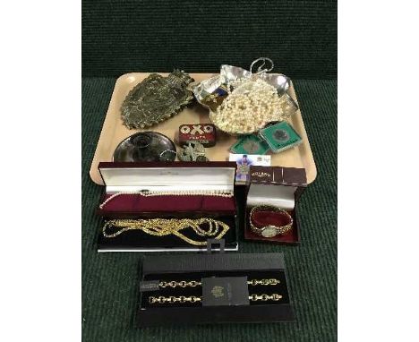 A tray of two brass coats of arms, boxed Rotary wrist watches, gilt chains, cased crowns, simulated pearls etc 