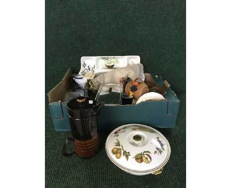 A box of Royal Worcester Evesham oven dish, serving dishes, coffee set, teak table lamp with shade, decorative metal vase wit