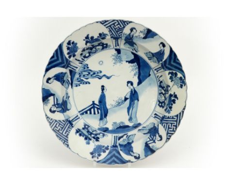 17th Cent. Chinese Kangxi period bowl in marked porcelain with a blue-white decor with two "long Eliza's" || Diepe zeventiend