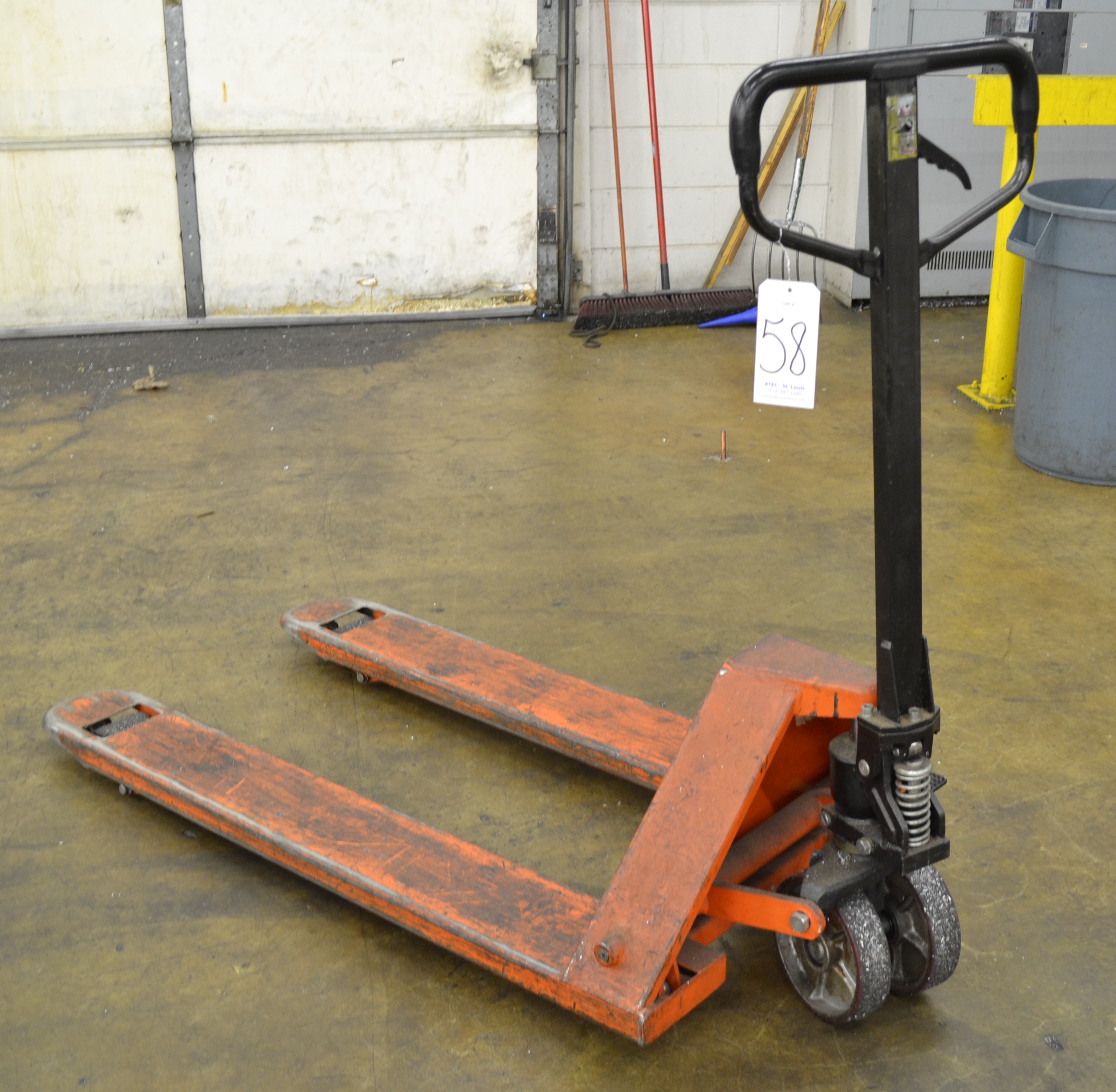 central-hydraulics-model-39939-2-ton-pallet-jack-s-n-120201298