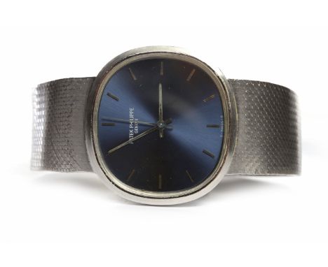 GENTLEMANS PATEK PHILIPPE EIGHTEEN CARAT WHITE GOLD AUTOMATIC WRIST WATCHthe blue sunburst dial with applied baton hour marke