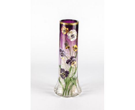 Vase mit Stiefmuetterchen Legras &amp; Cie., Verreries de Saint-Denis, um 1900 Farbloses, laengsoptisches Glas, partiell verl