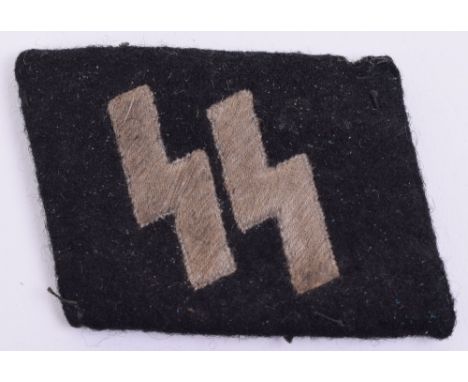 Waffen SS Other Ranks Collar Tab, fine embroidered other ranks double runes collar patch worn by members of the Waffen SS. Or