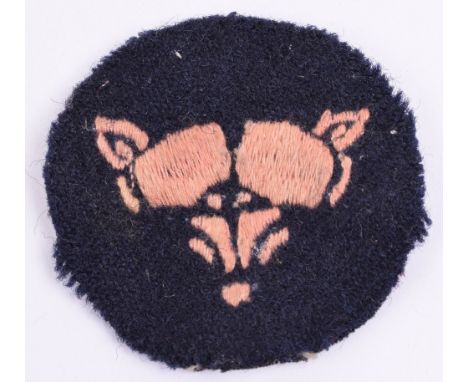 WW2 10th Armoured Division Cloth Formation Sign, embroidered foxes head on black cloth circle backing. Press stud fittings to