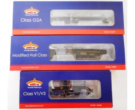 Bachmann 00 gauge. 31-477DC 0-8-0 loco and tender. 49361, black, B.R.; 31-780 4-6-0 loco and tender. 6988 'Swithland Hall', g