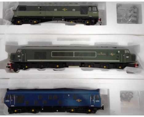 Bachmann 00 gauge. 32-362Z Type 2 Class 25/1 diesel loco. D5218, blue, B.R.; 32-405 Class 25/3 BO-BO diesel loco. D7646, gree