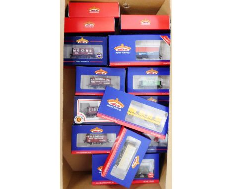 Bachmann 00 gauge. 23 x various rolling stock. All boxed new. (23) 