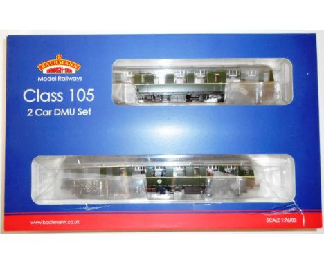 Bachmann 00 gauge. 31-327 Class 105 2-car DMU set. Green, B.R. Boxed as new. 