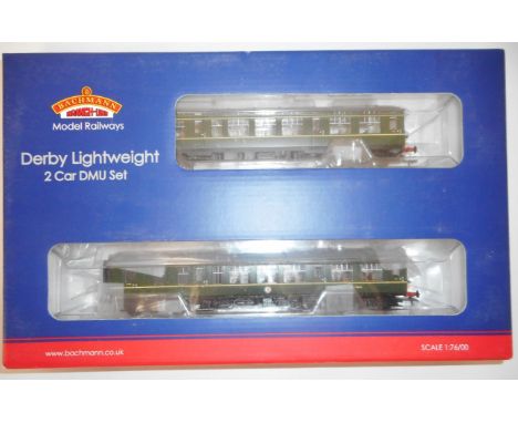 Bachmann 00 gauge. 32-515 Derby Lightweight 2-car DMU set. Green, B.R. Boxed as new. 