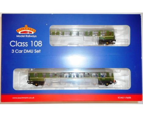 Bachmann 00 gauge. 32-911A Class 108 3-car DMU set. Green, B.R. Boxed as new. 