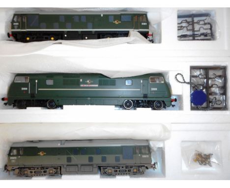 Bachmann 00 gauge. Class 42 warship diesel loco. D800 'Sir Brian Roberson', green, B.R.; 32-325 Class 25/1 BO-BO diesel loco.