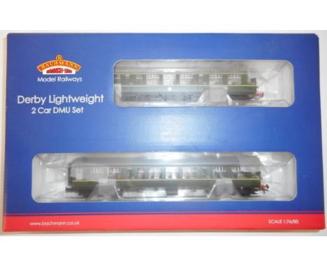 Bachmann 00 gauge. 32-515A Derby Lightweight 2-car DMU set. Green, B.R. Boxed as new. 