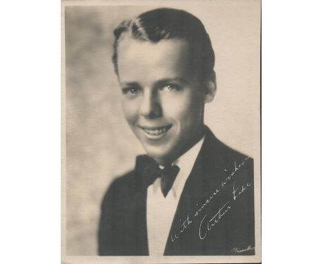 American Actor Arthur Lake Signed 8 x 6 inch Vintage Black and White Photo. Signed in White Ink. Good condition. All autograp