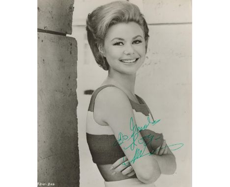 Actress Mitzi Evans Signed Vintage 10 x 8 inch Black and White Photo. Signed in Green Ink, Dedicated. Good condition. All aut
