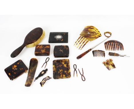 A collection of assorted vintage tortoiseshell and other items. Including a 19th century gold-mounted folding lorgnettes, 8.5