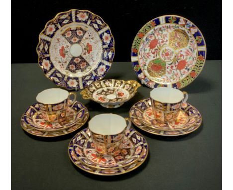 Royal Crown Derby 2451 table ware inc three trios, Wavy rim plate, footed trinket bowl, 19th century Old Imari plate with bir