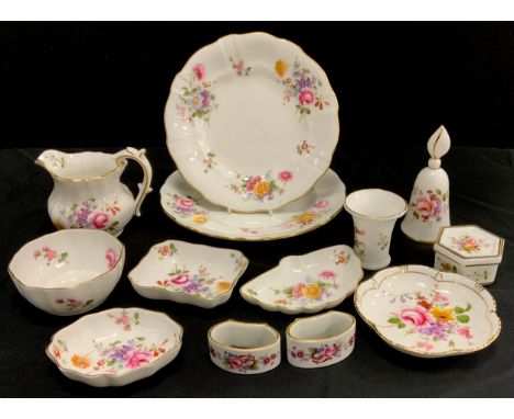 Royal Crown Derby ‘Derby Posie’ pattern ware including; two small plates, pill box, trinket dishes; etc 