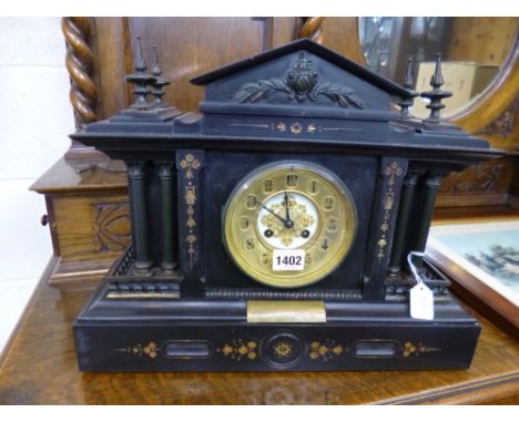 A VICTORIAN SLATE MANTEL CLOCK, with presentation plaque, dated 1907 (key)
