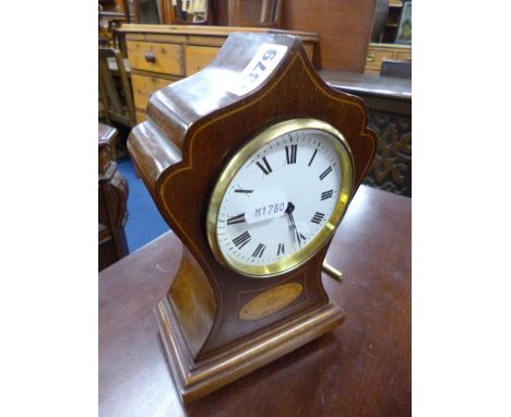 AN EDWARDIAN WALNUT INLAID MANTLE CLOCK (key)