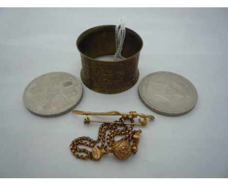 A SMALL COLLECTION OF ITEMS, to include coins, napkin ring and tie pin and chain