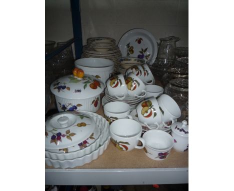 ROYAL WORCESTER EVESHAM PART TEA/DINNERWARES, (over 30 pieces) and Masons 'Regency' part dinnerwares (over 30 pieces) (s.d.)