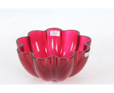 Villeroy &amp; Boch ruby glass fruit bowl, 21cm diameter