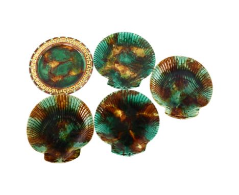 A group of 4 Majolica shell design plates, 21cm across, and a Wedgwood Majolica plate with Greek Key surround, 22cm (5)2 of t