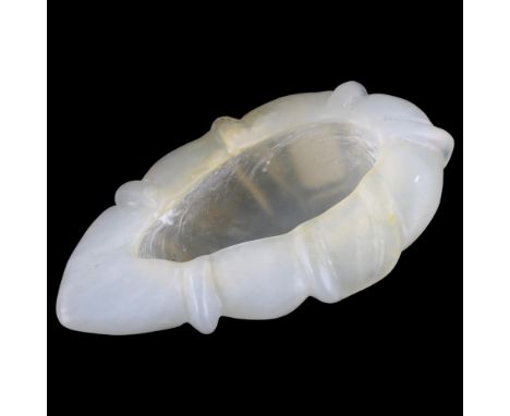 A Chinese jade leaf design brush washer, length 8cmGood condition 