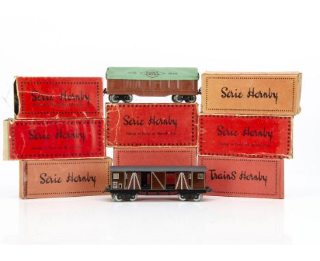 Boxed French Hornby 0 Gauge Freight Stock, including 1S-type Frigorifique, Wagons-Lait and Fourgon, un-lettered green 'Wagon 