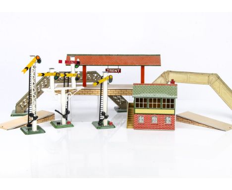 Post-war Hornby 0 Gauge Lineside Accessories, including orange-roofed 'Trent' Island platform, green-roofed signal cabin, a f