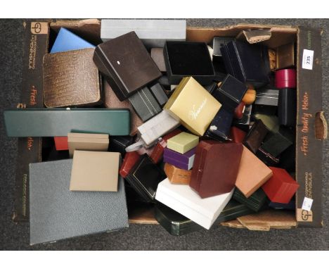 A large selection of old jewellery, ring and other boxes