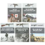 Konvolut von 5 Heften aus der "Weapon Series"