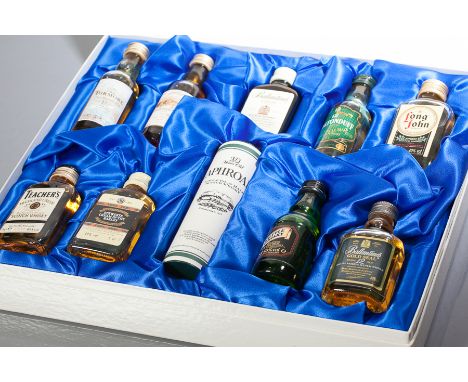 ALLIED DISTILLERS BALLANTINE'S 17 YEAR OLD SPECIAL EDITION
Blended Scotch Whisky, Bottled 25th July 2005,70cl, 43% volume. 

