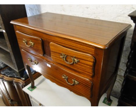 A French mahogany commode with 4 drawers & cabriole legs
