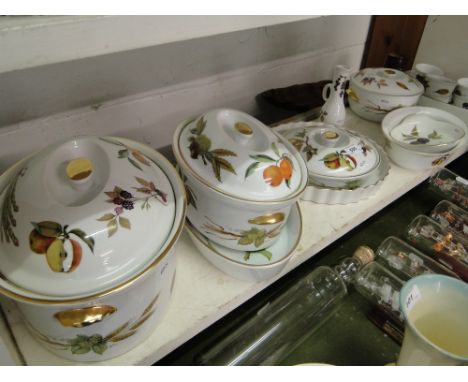 Royal Worcester "Evesham" pattern casserole dishes, etc.