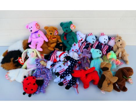 Ty Beanies - An unboxed group of 25 Ty Beanies including a large Ty Cat 'Maggie; plus Wallace; Rover and similar. Items appea