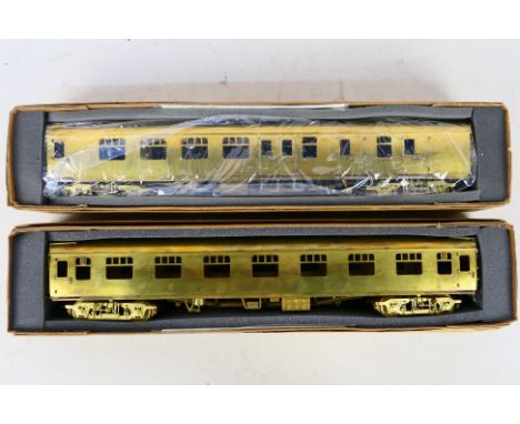 Bachmann Brassworks - A pair of boxed O gauge brass passenger coaches to include a standard Mk1 coach and a passenger break c
