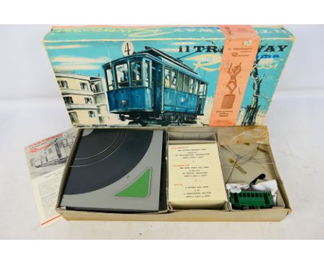 Rivarossi - A boxed vintage HO/OO Tramway set #6402. Containing Tram, Track and various overhead cables and instructions; mis