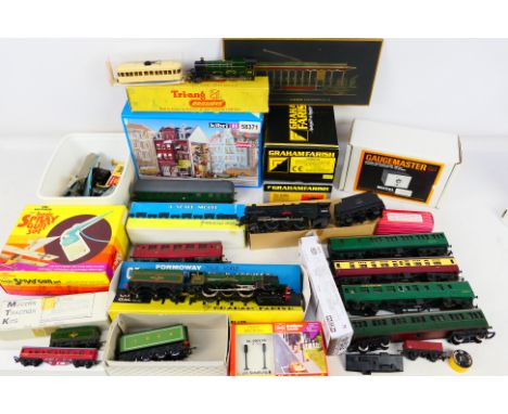 Graham Farish - Kibri - Tri-ang - Hornby - Others - A mixed collection of boxed and unboxed model railway items in various sc